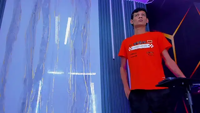 Play boys Hot2 online show from 11.06.25