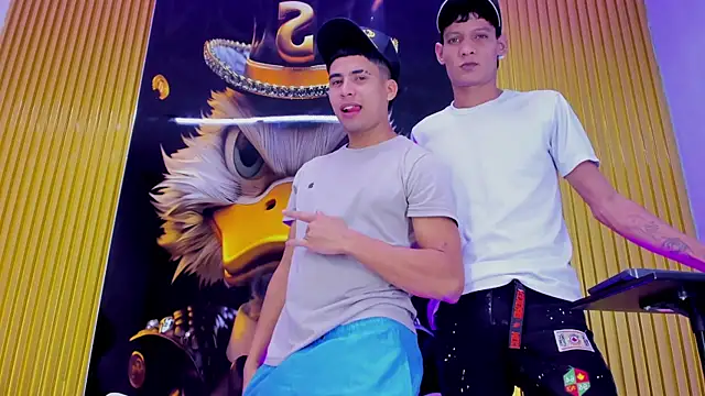 Play boys Hot2 online show from 11.07.25