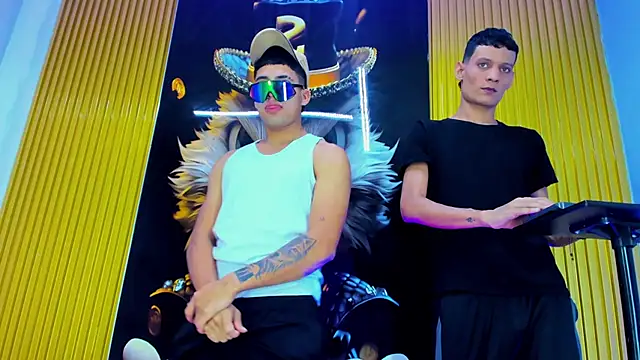 Play boys Hot2 online show from 11.17.25