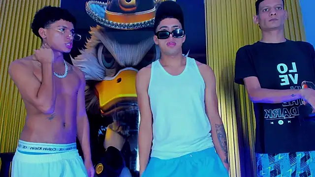 Play boys Hot2 online show from 11.22.25