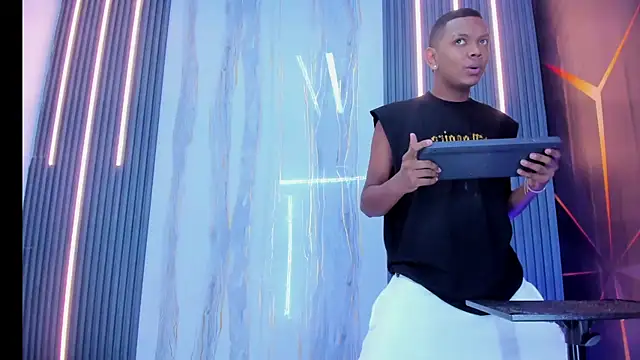 Play boys Hot2 online show from 12.02.25