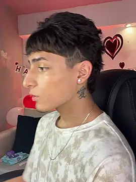 Snapshot of MateoMitchell chatting on 02.20.26 MateoMitchell online show from 02.20.26