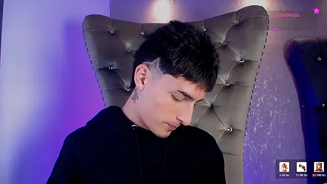 Snapshot of MateoMitchell chatting on 02.24.26 MateoMitchell online show from 02.24.26