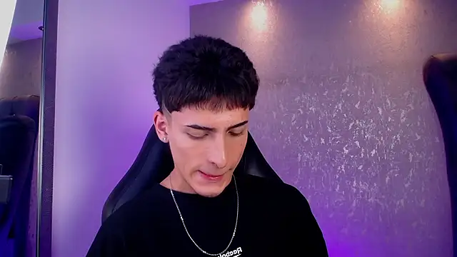 Snapshot of MateoMitchell chatting on 02.26.26 MateoMitchell online show from 02.26.26