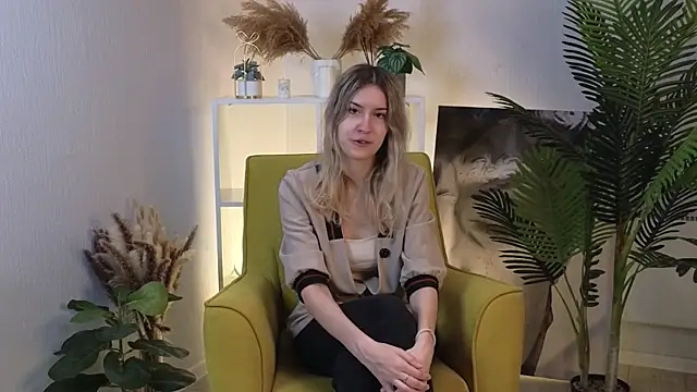 RoxaneDuperre online show from 10.11.25