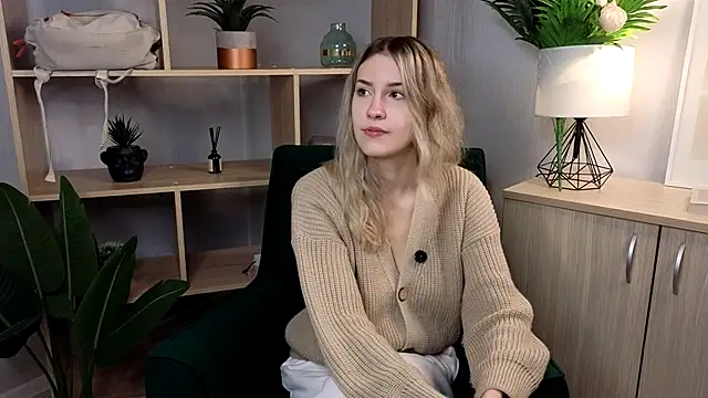 RoxaneDuperre online show from 10.12.25