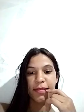 Snapshot of bell_hott chatting on 10.07.25 bell hott online show from 10.07.25
