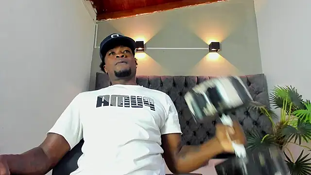 COMPTON 01 online show from 11.15.25