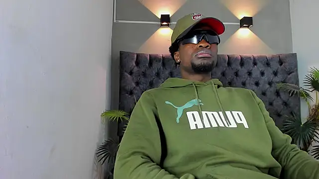 COMPTON 01 online show from 11.18.25