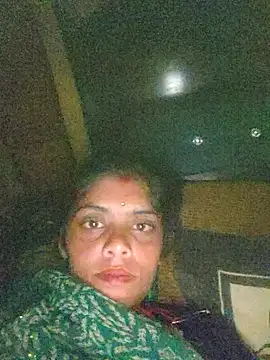 Snapshot of CWEETY-12 chatting on 10.06.25 CWEETY-12 online show from 10.06.25