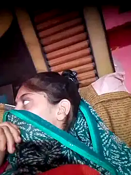 Snapshot of CWEETY-12 chatting on 10.30.25 CWEETY-12 online show from 10.30.25