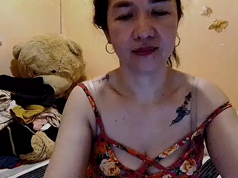 KissHott online show from 10.25.25