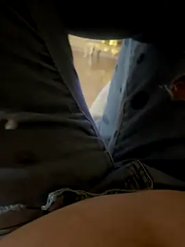 Snapshot of Bionda19 chatting on 10.17.25 Bionda19 online show from 10.17.25