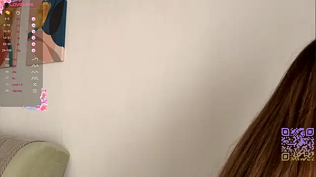 Snapshot of GilySuper chatting on 11.24.25 GilySuper online show from 11.24.25