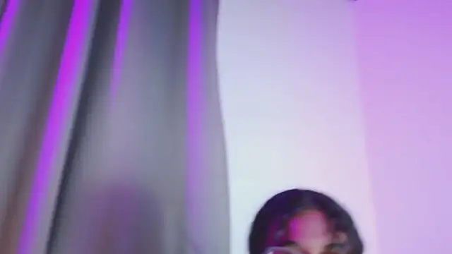 luna valen online show from 10.26.25