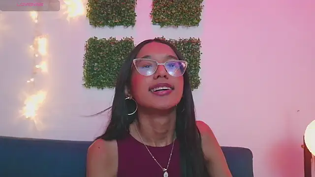 Snapshot of luna_valen chatting on 02.11.26 luna valen online show from 02.11.26