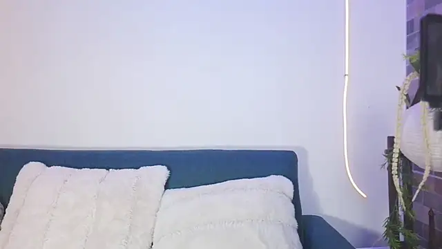 luna valen online show from 04.21.26