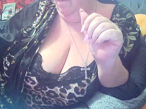 Playful MILF Demi online show from 12.05.25