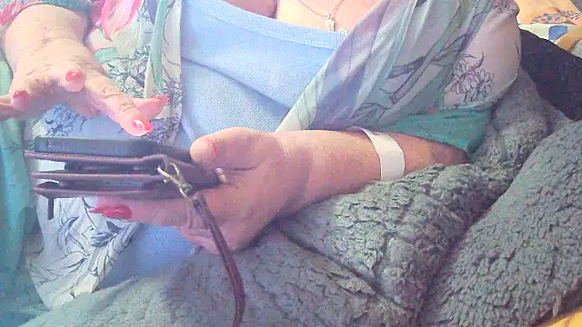 Playful MILF Demi online show from 02.06.26