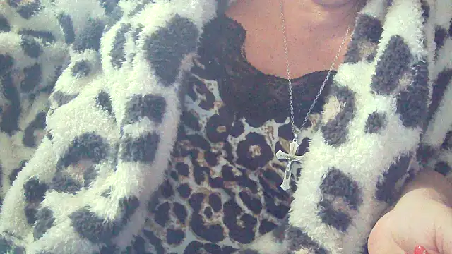 Playful MILF Demi online show from 02.14.26