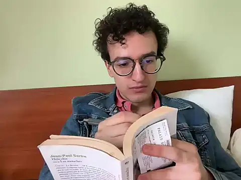 Poeta98xh online show from 10.04.25