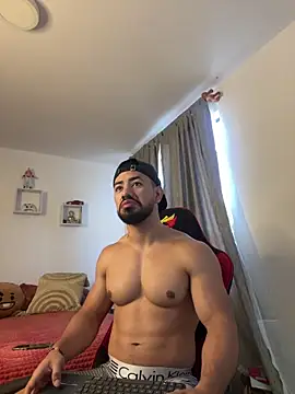 Ezzio Scolaro online show from 11.21.25