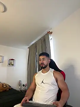 Ezzio Scolaro online show from 03.12.26