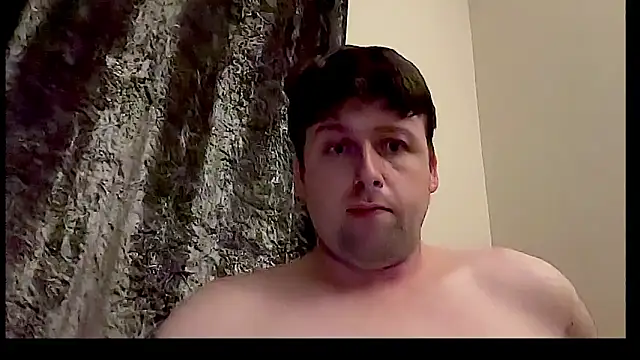 Snapshot of Tyler93x chatting on 11.01.25 Tyler93x online show from 11.01.25