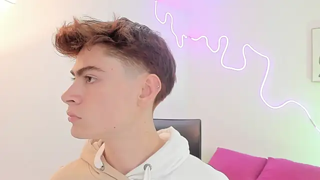 Sam Clark online show from 11.04.25