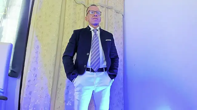  axelking  online show from 04.07.26