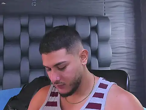 Snapshot of jasonshaw25 chatting on 11.07.25 jasonshaw25 online show from 11.07.25