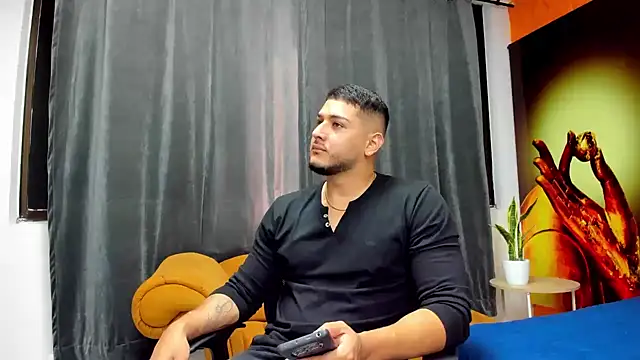 Snapshot of jasonshaw25 chatting on 11.15.25 jasonshaw25 online show from 11.15.25