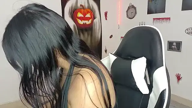 mia vaaper  online show from 10.12.25
