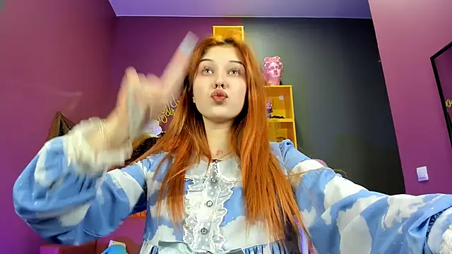 Snapshot of Oki_Mie chatting on 11.10.25 Oki Mie online show from 11.10.25