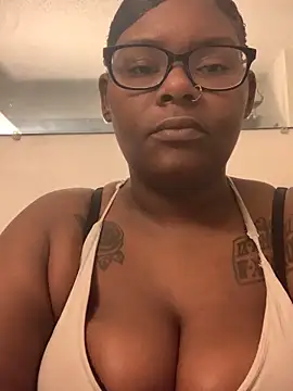 ThickChick94 online show from 10.19.25
