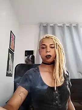 Helenoir online show from 06.12.26