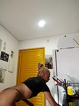 Helenoir online show from 07.12.26