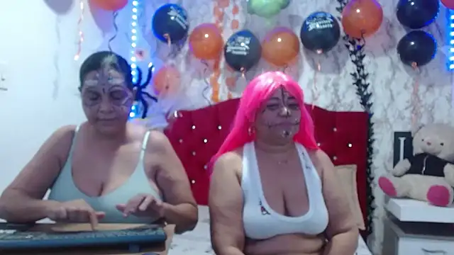 DannaLanegra2 online show from 10.29.25