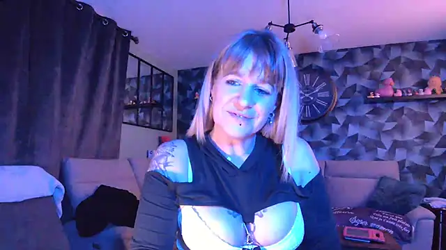 Delichieuse5 online show from 01.22.25