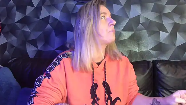 Delichieuse5 online show from 11.03.25