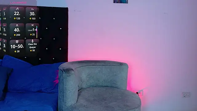 angel kyrozz online show from 04.18.26