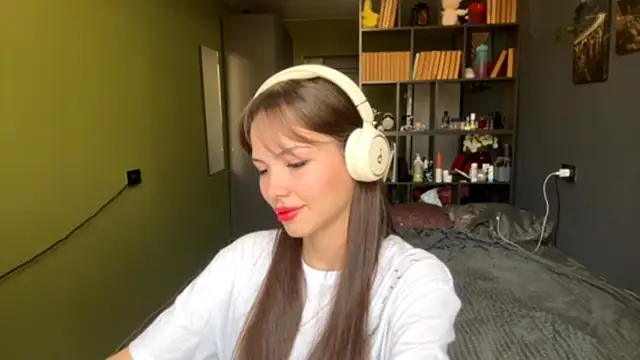 MysticAlisa online show from 10.15.25