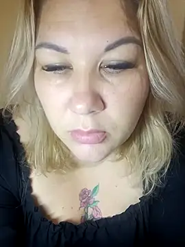 Karamelkaxq online show from 10.28.25