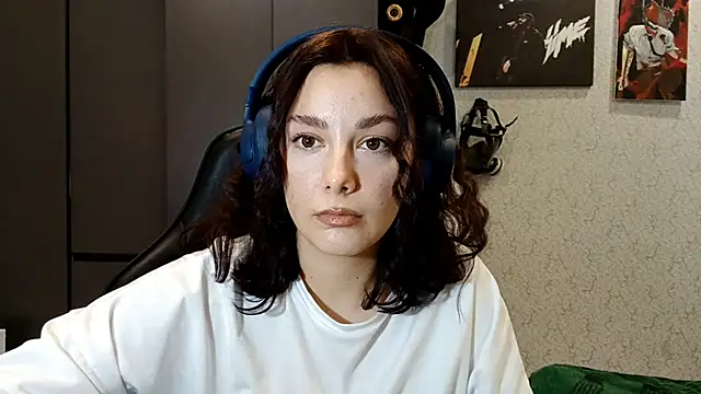 RavenGirlThier online show from 10.10.25
