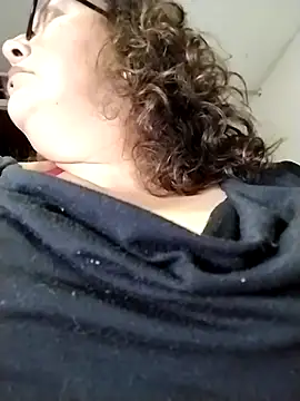 -saraqueen- online show from 11.12.25