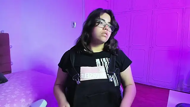 annie rose11 online show from 10.18.25