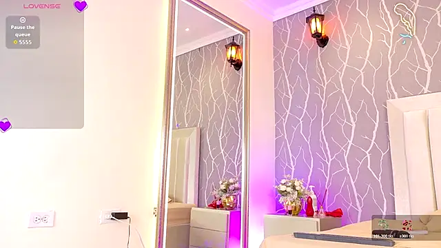 Sofiacleyton2 online show from 10.17.25