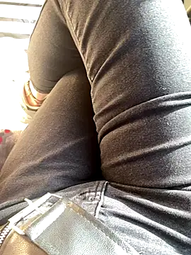 melisss2 online show from 11.28.25