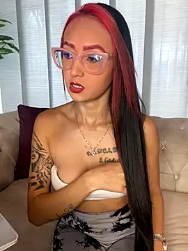 Sofiaa pink online show from 10.07.25