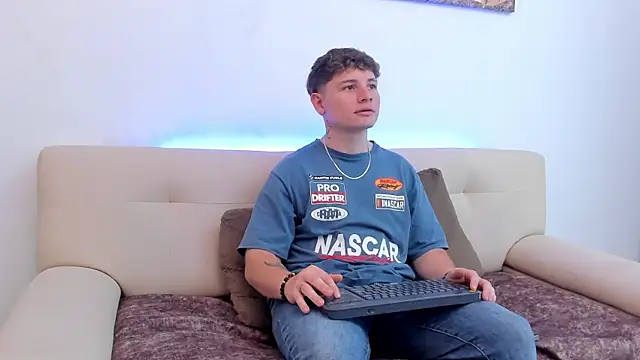 Leoo Miller online show from 10.06.25